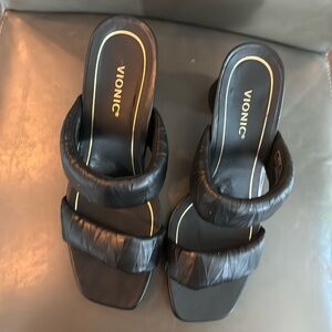 Vionic brand black leather, double strap heeled sandal, size 8